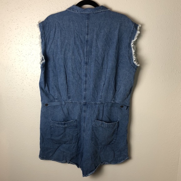 Aaron & Amber size large soft denim distressed frayed romper adjustable - Picture 4 of 6